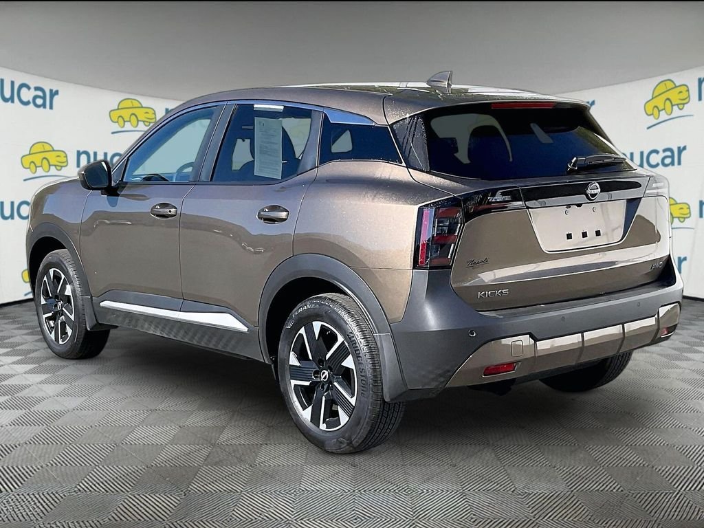 Used 2025 Canyon Bronze Metallic Nissan SV image 4