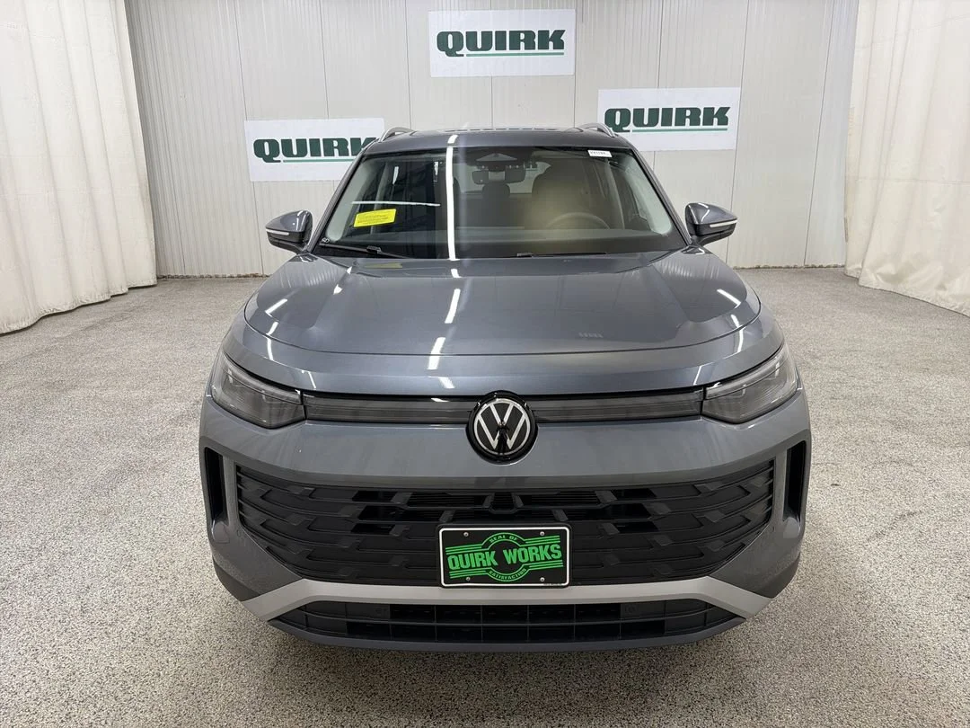 New 2026 Platinum Gray Metallic Volkswagen SE image 2