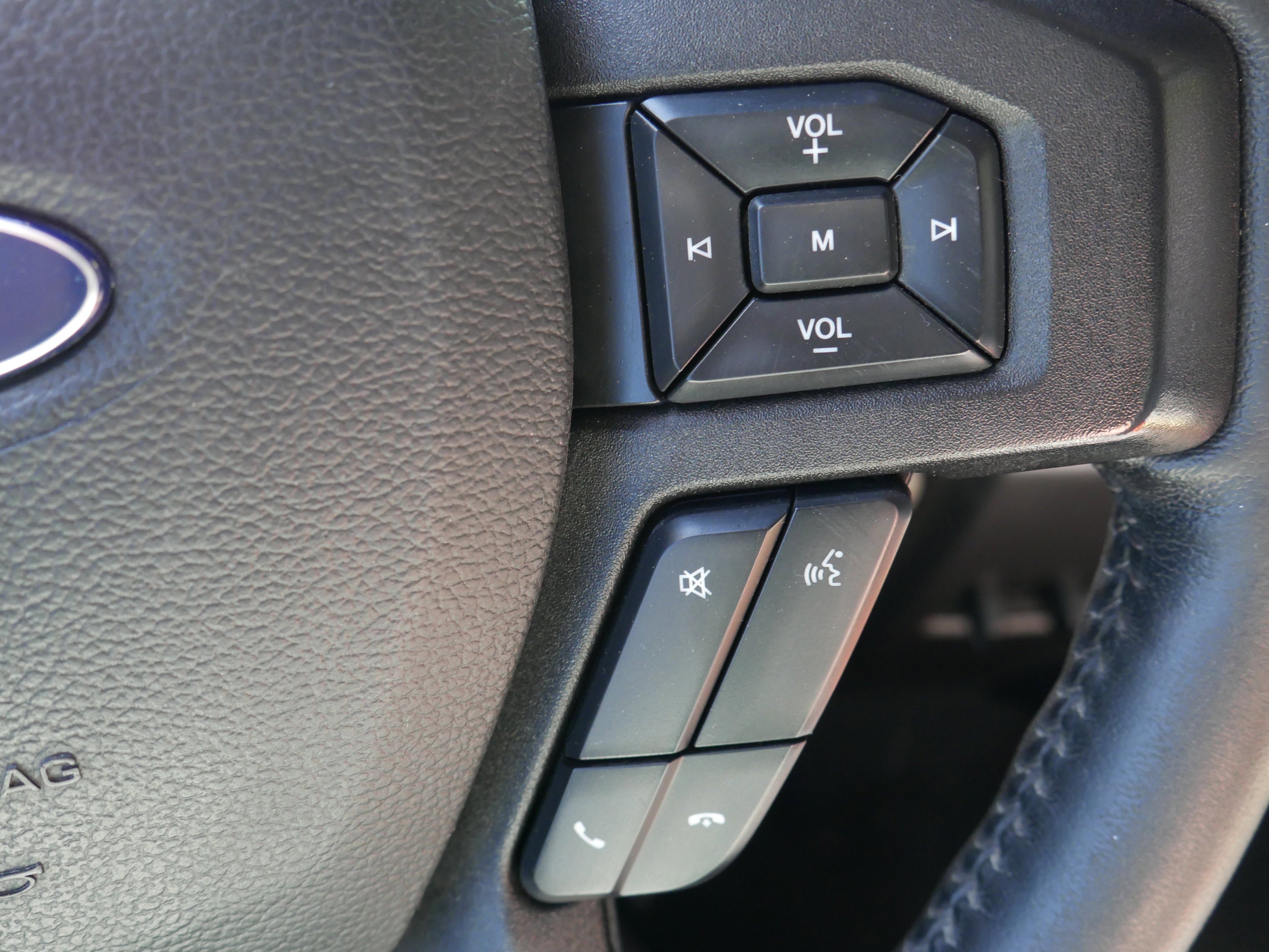 Used 2018 Wht Ford XL image 27