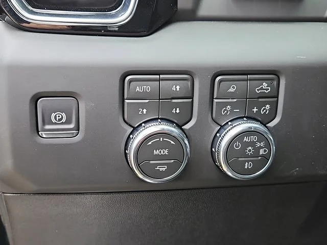 2026 GMC Sierra 3500HD Denali - Photo 19