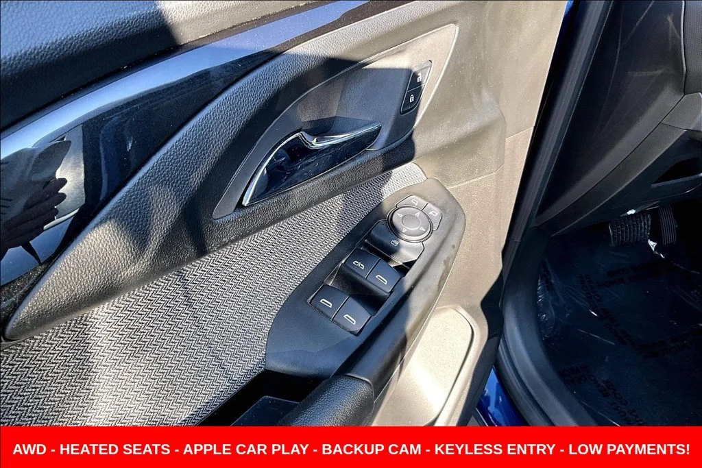 Used 2022 Blue Chevrolet LT image 25