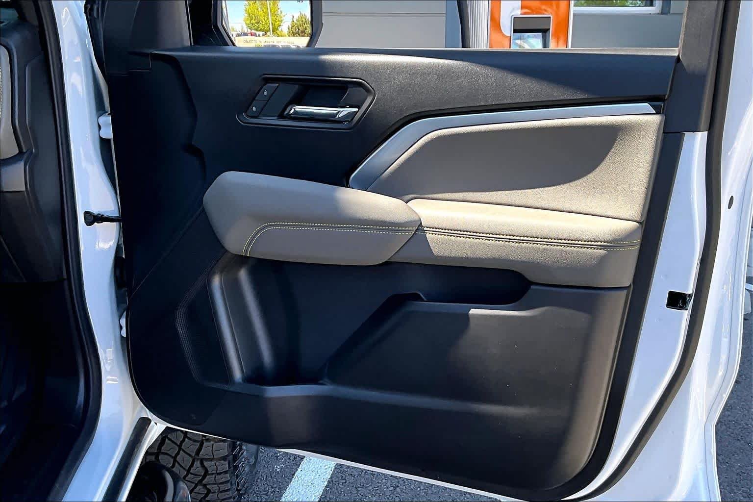 2025 Chevrolet Colorado ZR2 - Photo 23