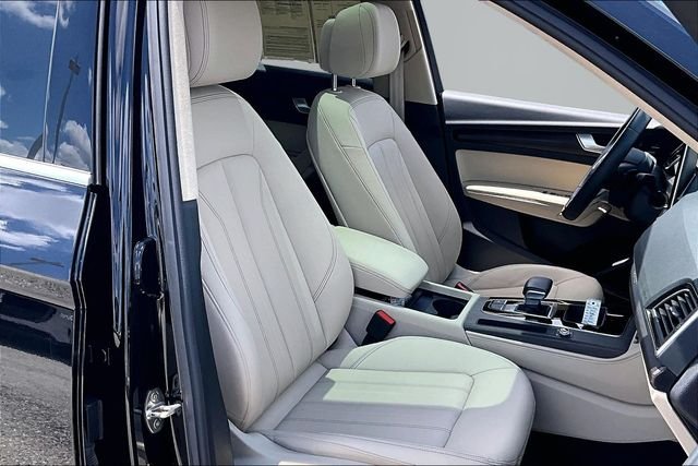 Used 2024  Audi 40 Premium Plus image 7