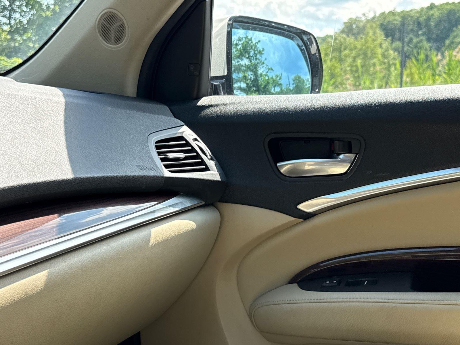 Used 2016 White Diamond Pearl Acura w/Tech image 19