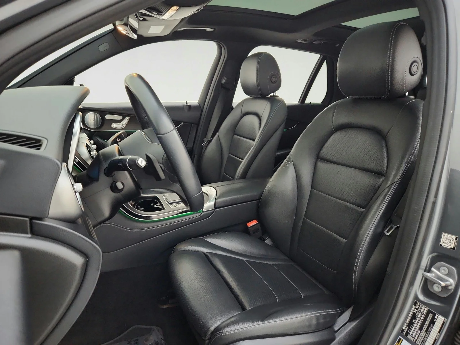 Used 2020 Selenite Grey Metallic Mercedes-Benz GLC 300 image 17