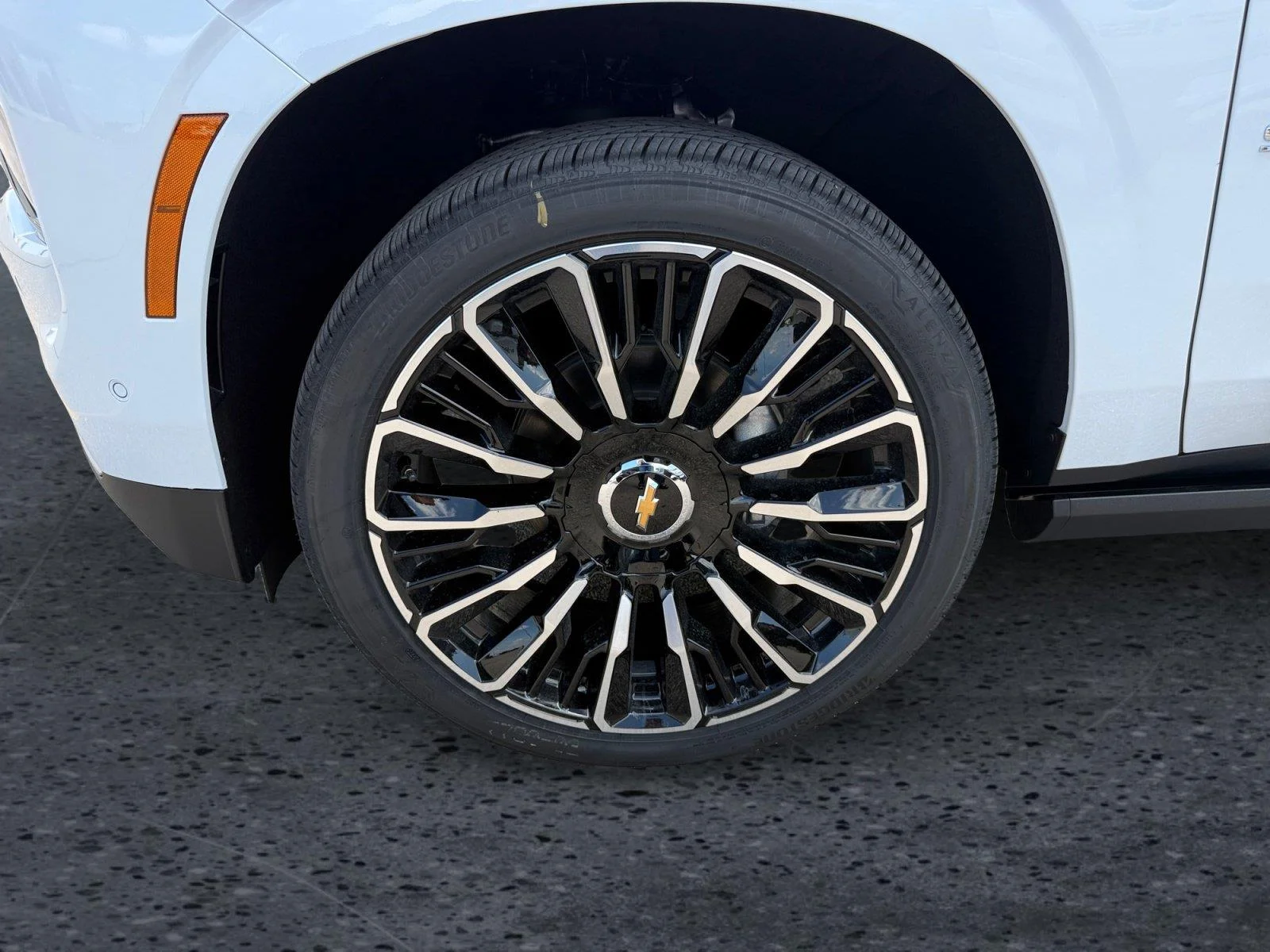 2026 Chevrolet Suburban High Country - Photo 9