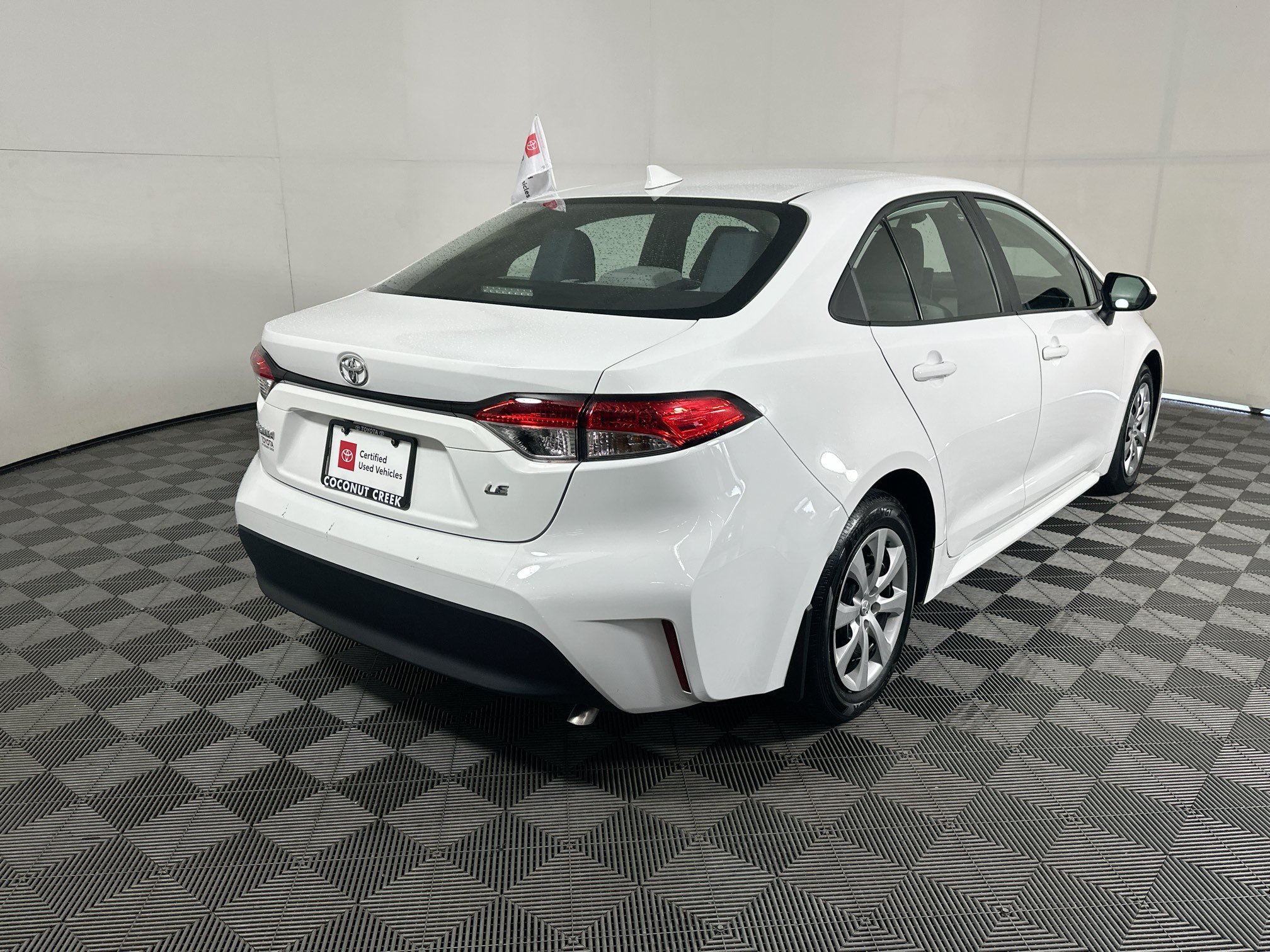 Certified Used 2025 Ice Toyota LE image 3