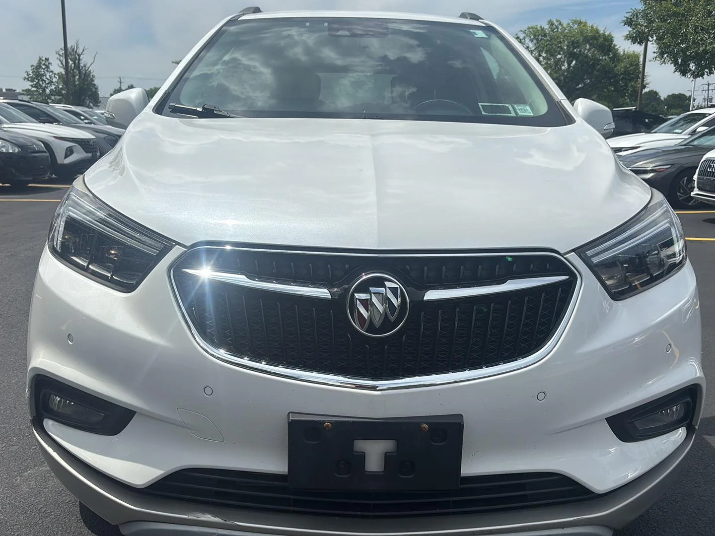 Used 2018 White Frost Tricoat Buick Premium image 2