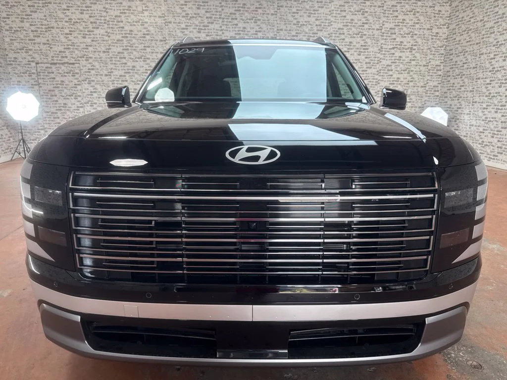 New 2027 Abyss Black Pearl Hyundai Limited image 2