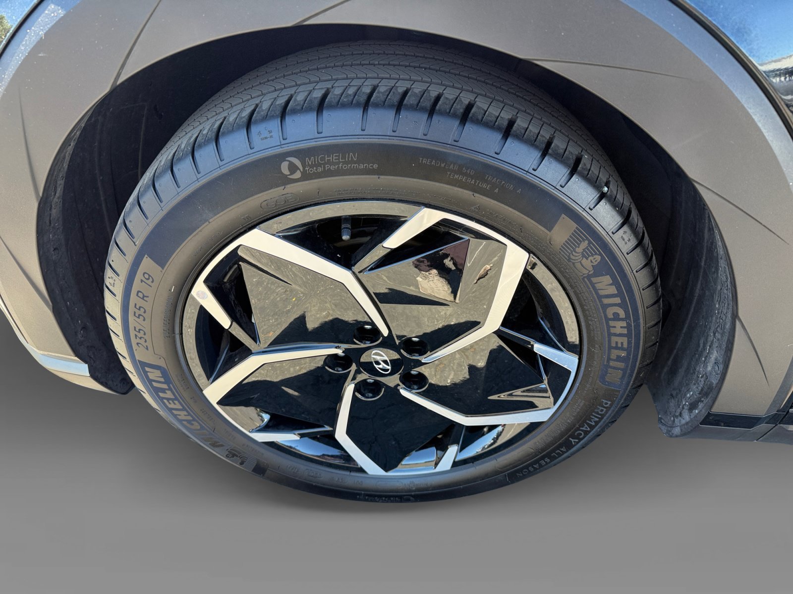 Used 2024 Abyss Black Hyundai SEL image 9