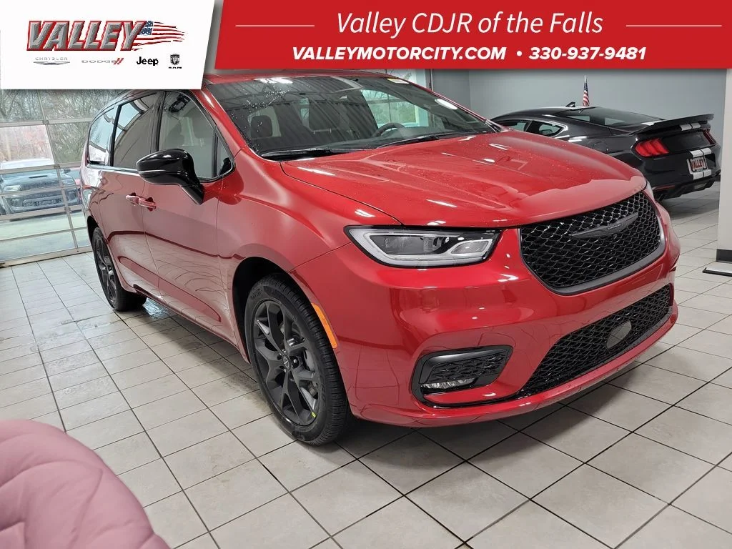 2026 Chrysler Pacifica Select AWD's photo