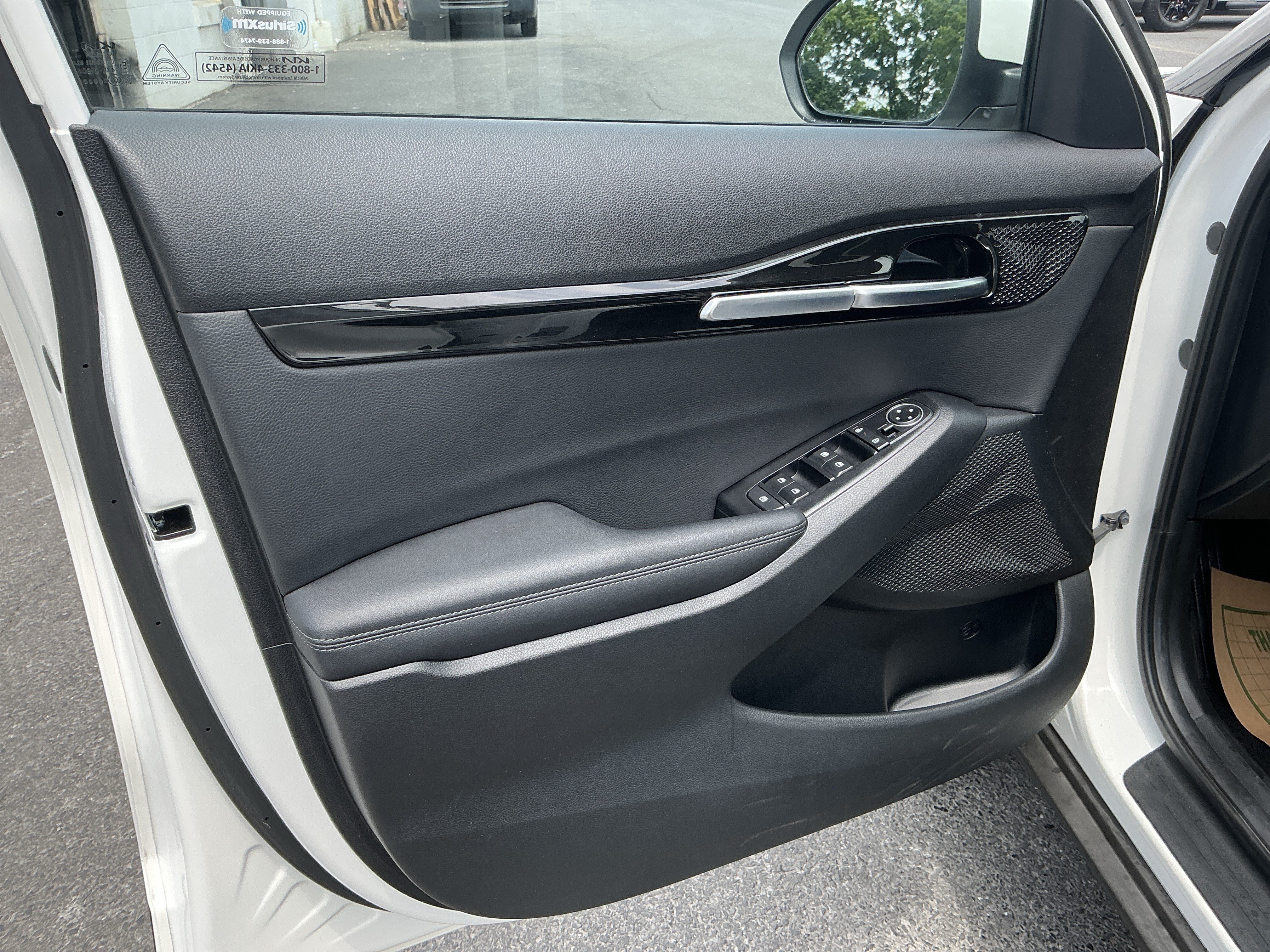 Certified Used 2024 Snow White Pearl Kia X-Line image 13