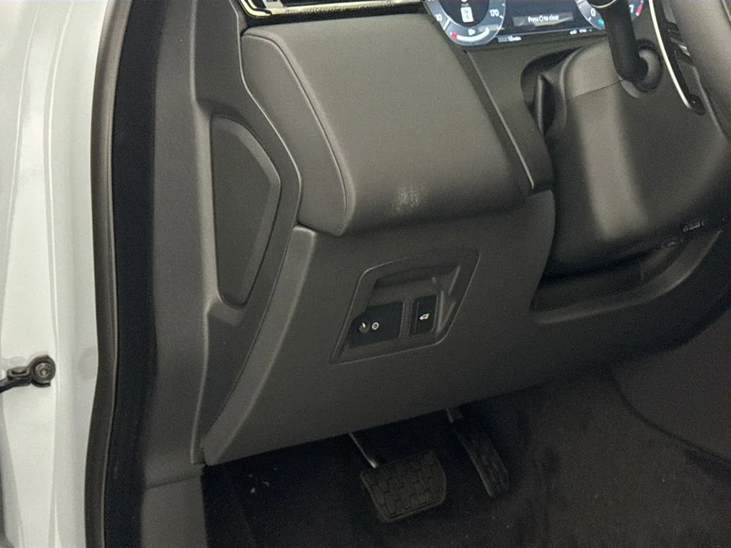 New 2026 Arroios Grey Land Rover S image 10