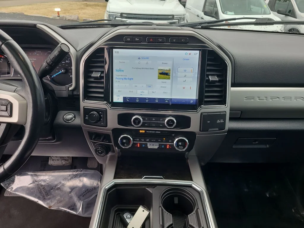 Used 2022 White Ford Lariat image 33