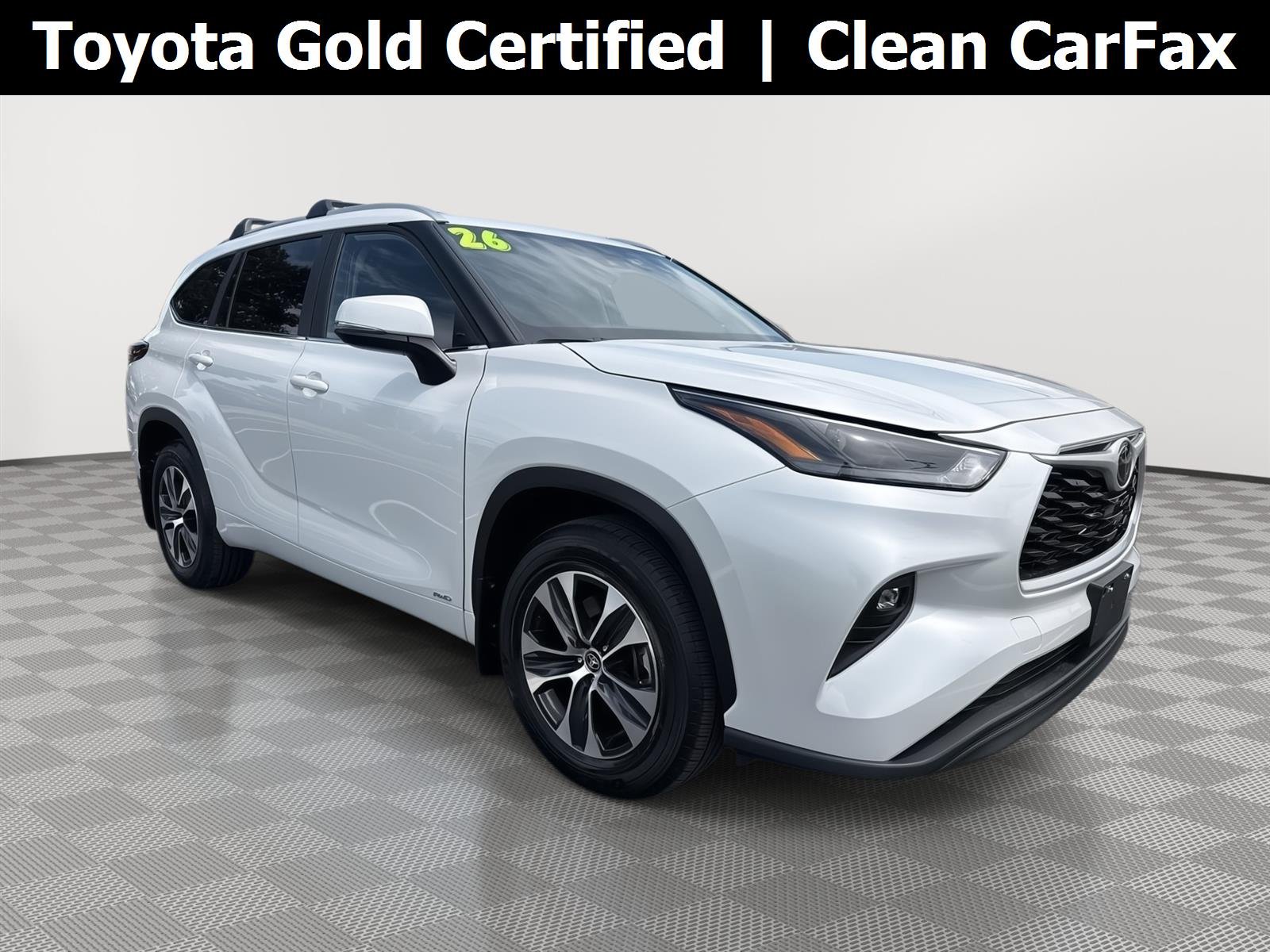 Used 2026 Wind Chill Pearl Toyota Hybrid XLE image 1