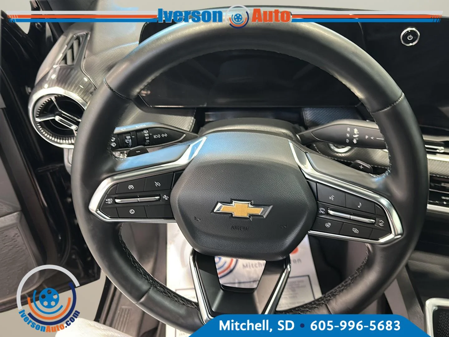 Used 2026 Mosaic Black Metallic Chevrolet AWD LT image 16