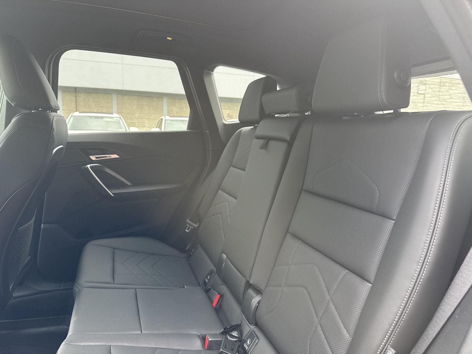 Used 2023 Jet Black BMW xDrive28i image 10