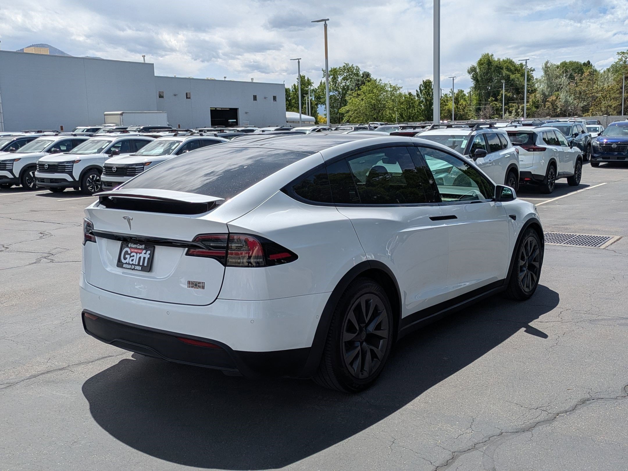 Used 2022 White Tesla AWD image 3