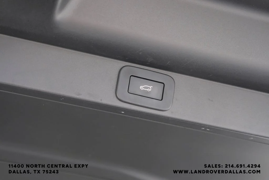 Used 2023 Silver Land Rover SE image 54