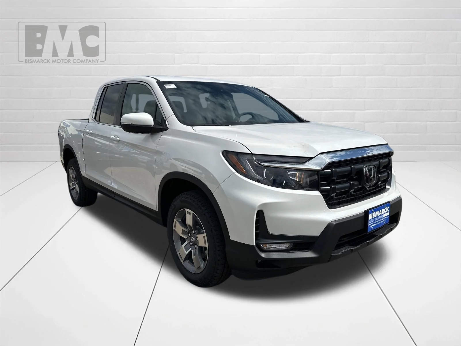 New 2026 Platinum White Pearl Honda RTL image 2