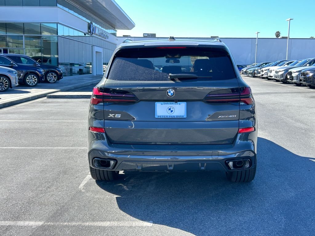 New 2026 Dravit Grey Metallic BMW xDrive40i image 4