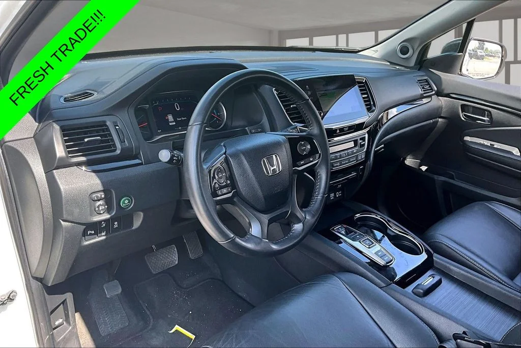 Used 2022  Honda Touring image 17