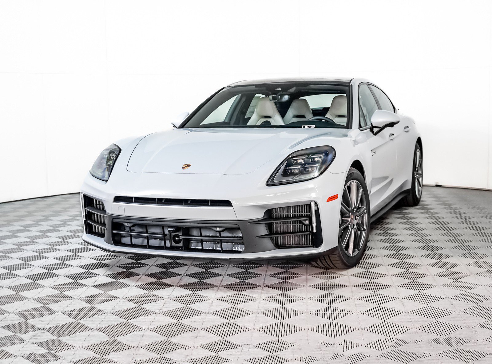 2026 Porsche Panamera 4 E-Hybrid
