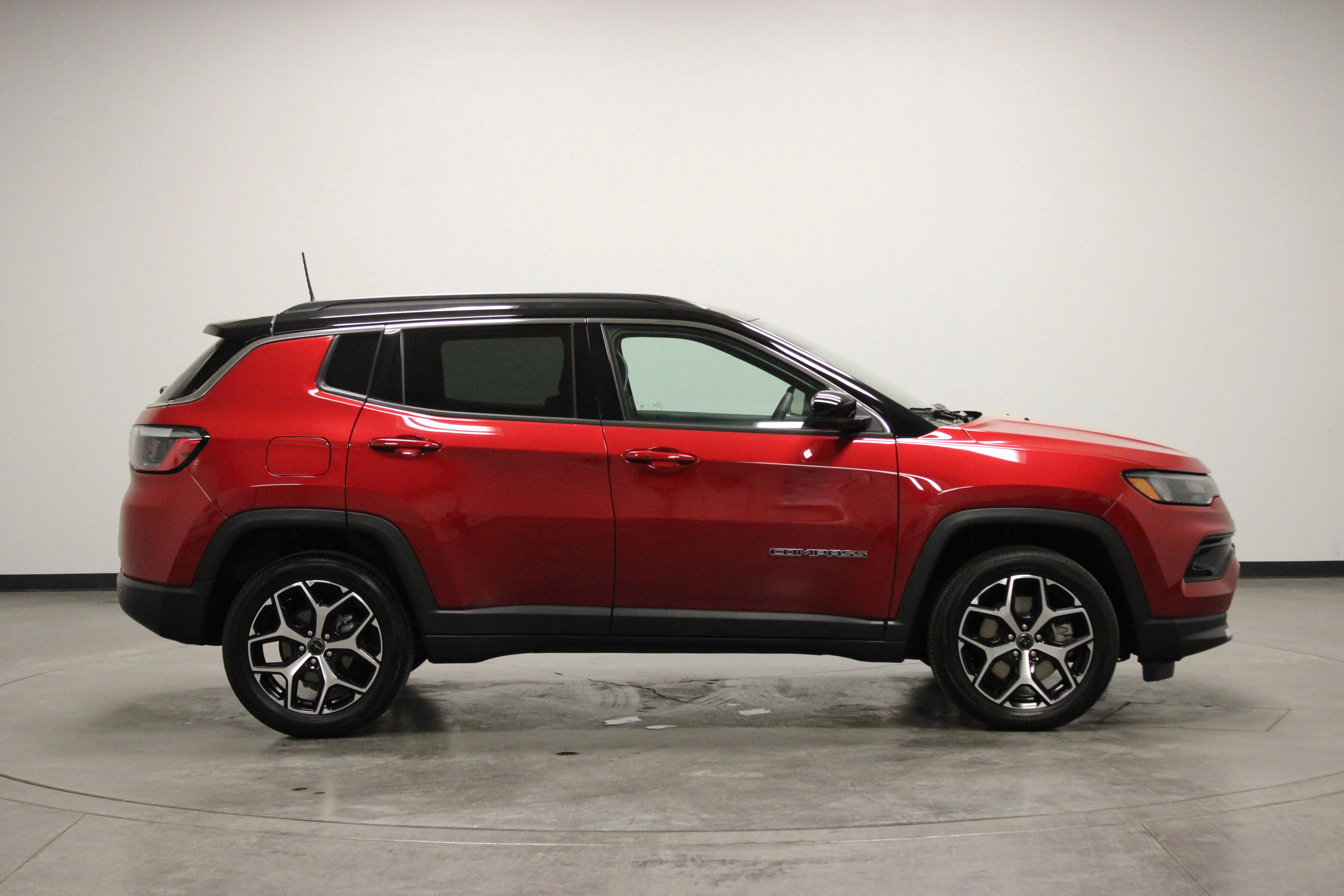 Used 2025 Red Hot Pearlcoat Jeep Limited image 9