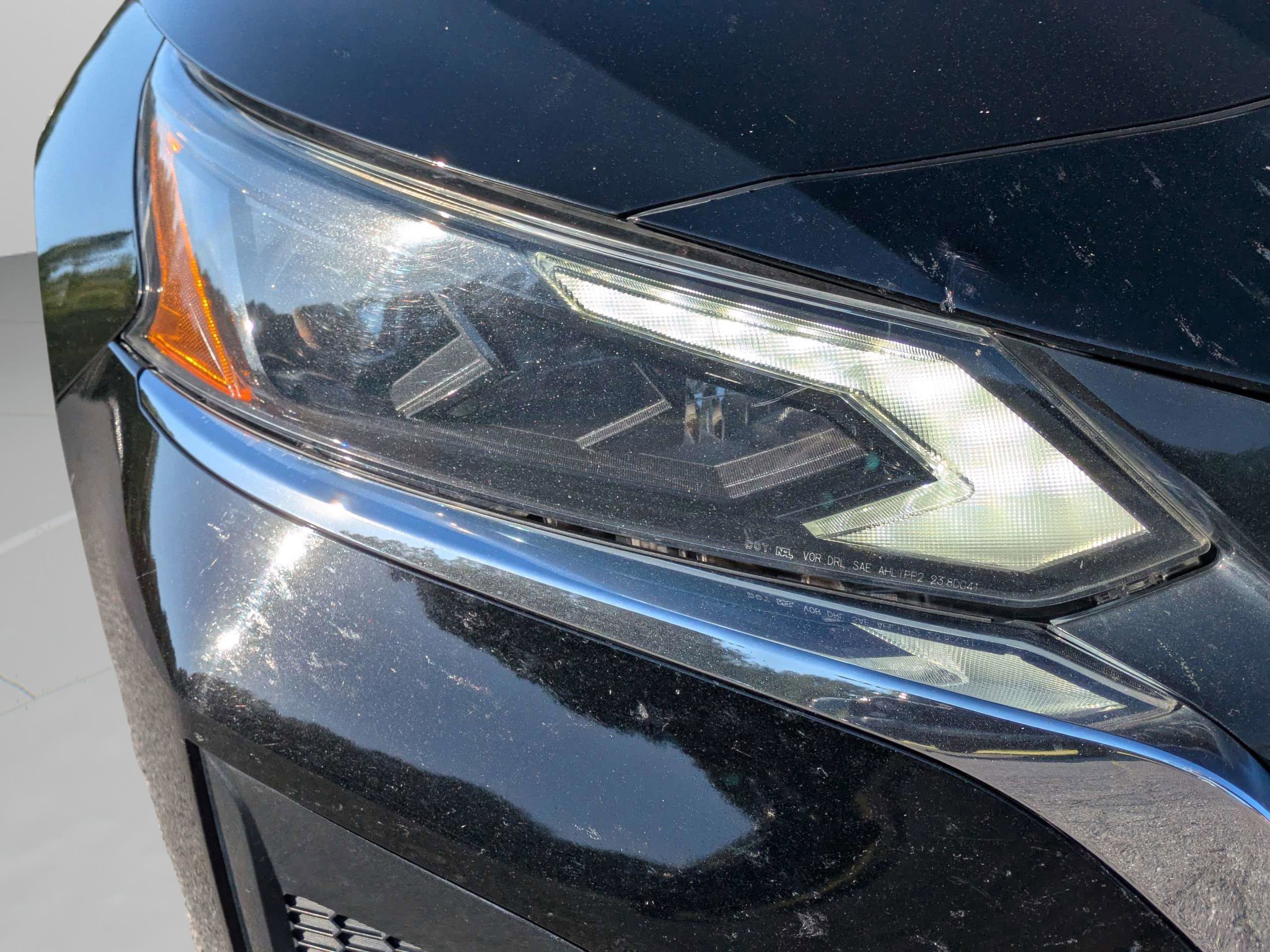 Used 2023 Super Black Nissan 2.5 SV image 29
