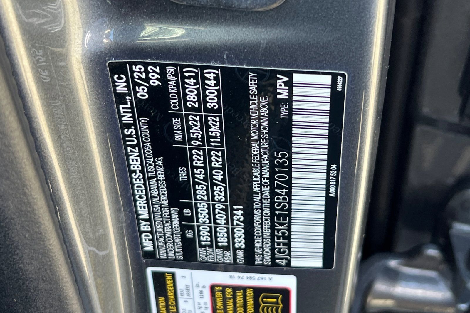 Used 2025 Selenite Grey Metallic Mercedes-Benz 450 image 35