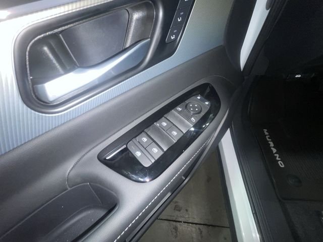 New 2026 Everest White Pearl TriCoat Nissan SL image 13