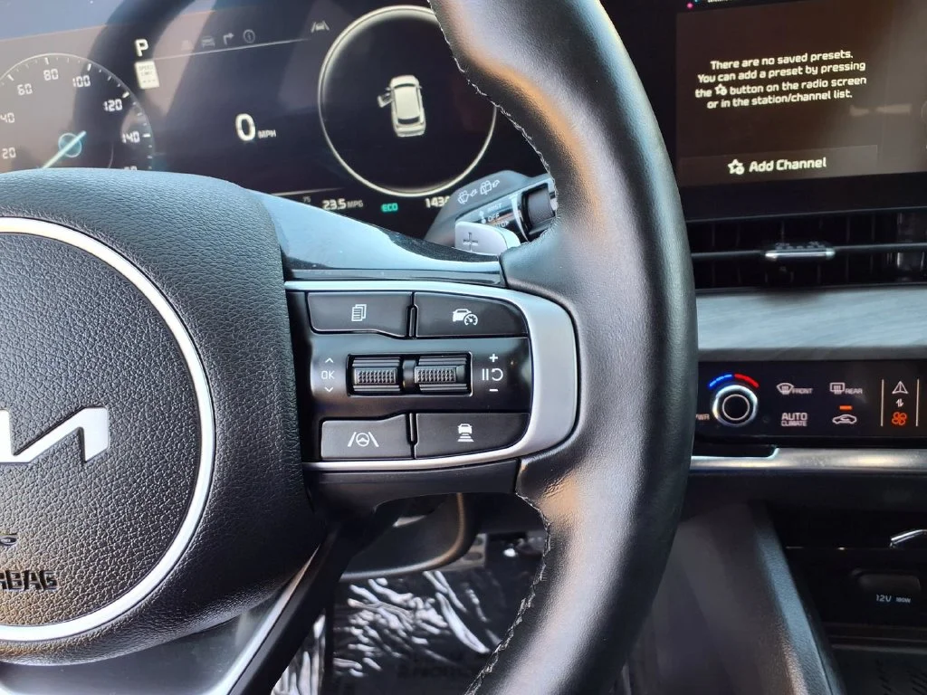 Certified Used 2025 Black Kia X-Line Prestige image 24