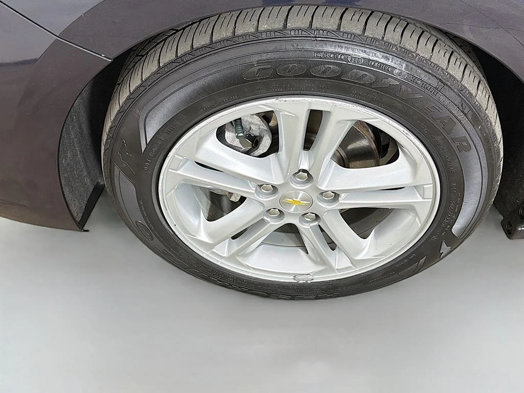 Used 2016 Blue Ray Metallic Chevrolet LT image 19