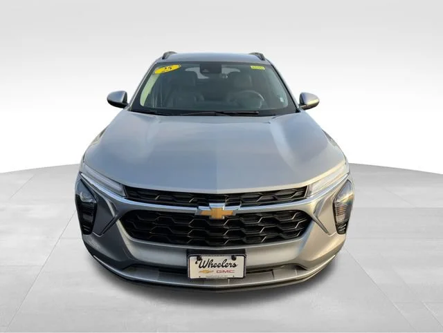 Used 2025 Sterling Gray Metallic Chevrolet LT image 10