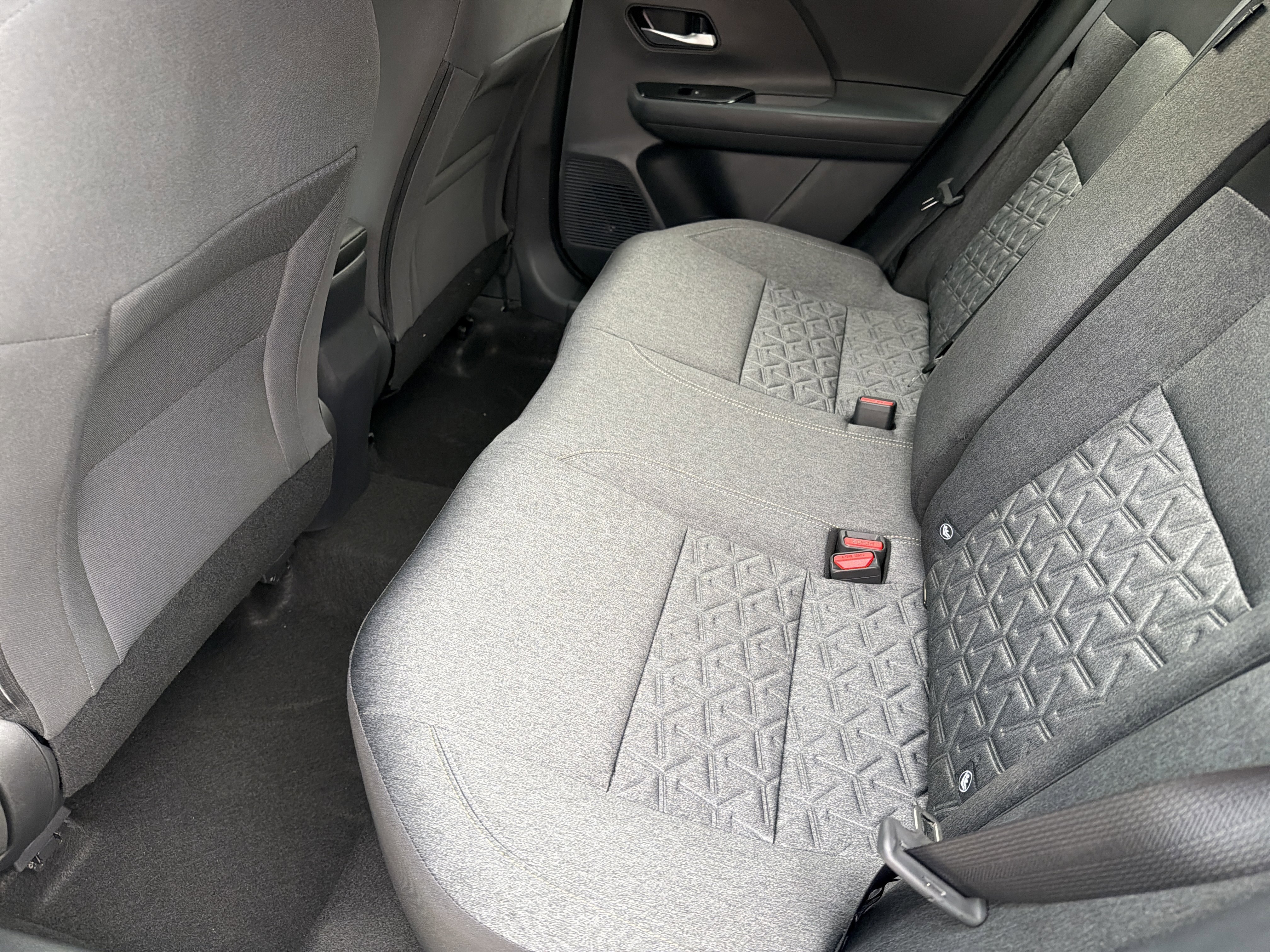 New 2026 Aspen White Tricoat/Super Black Nissan SV image 21