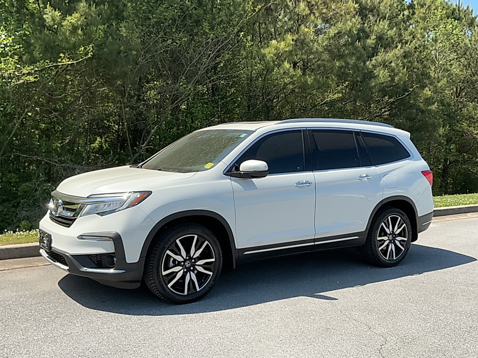 Used 2022 Platinum White Pearl Honda 2WD Touring 7 Passenger image 4