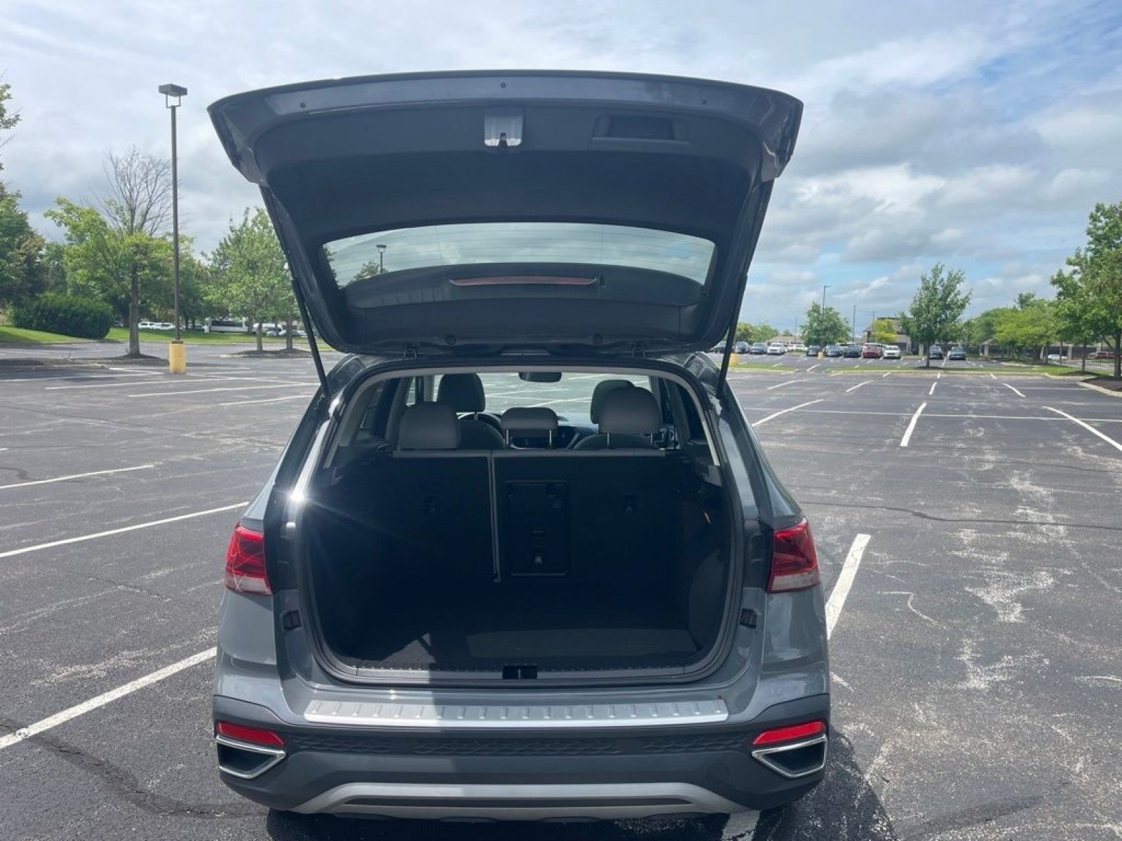 Used 2022 Gray Volkswagen 1.5T SE image 23
