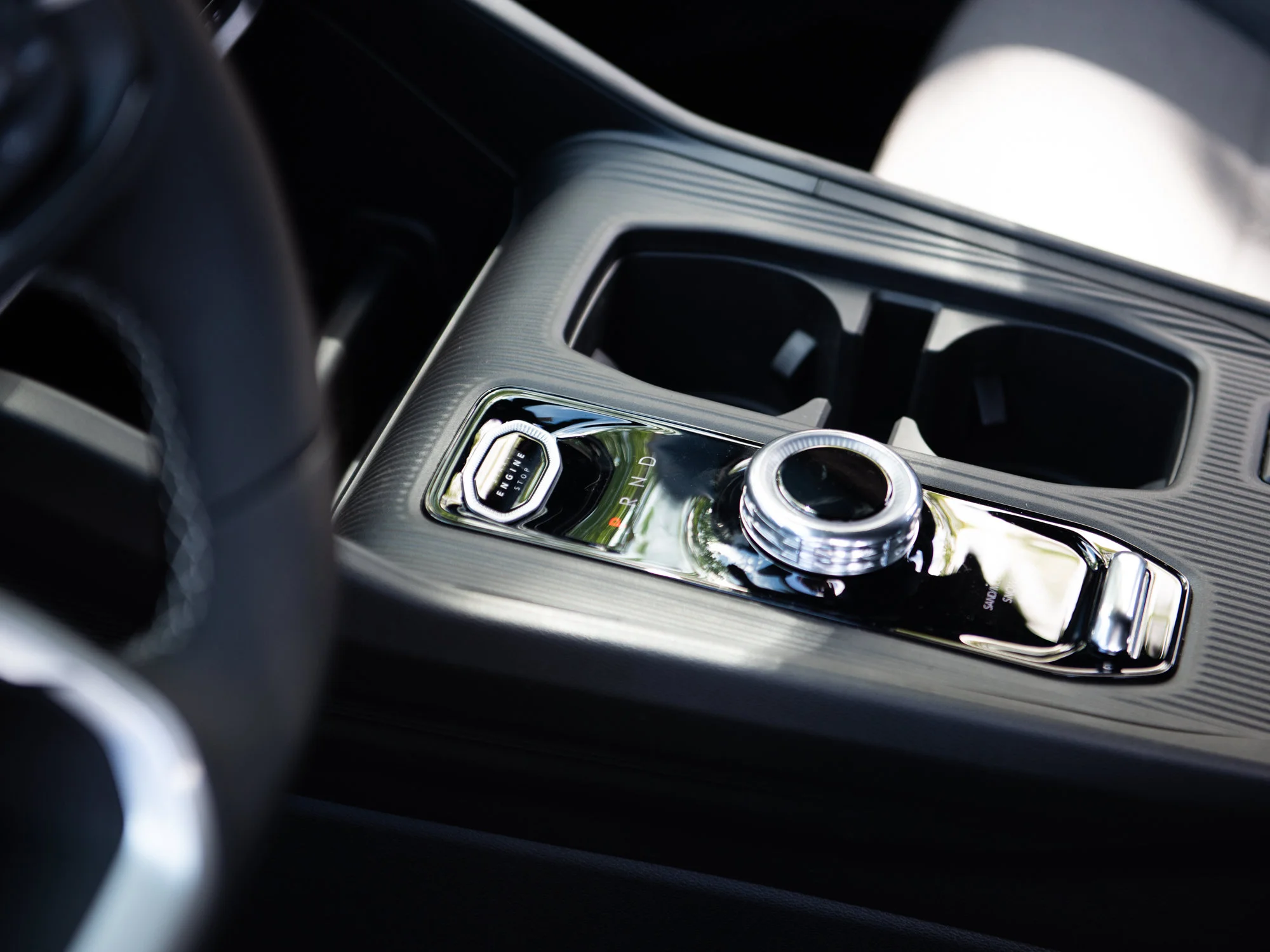New 2026 Grey Jeep Laredo* 4x4 Hybrid, Remote Start, Adaptive Cruise, 6.3L/100Kms image 16