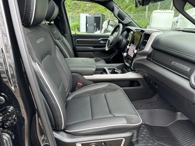 New 2026 Diamond Black Crystal Pearl-Coat Exterior Paint RAM Laramie image 9