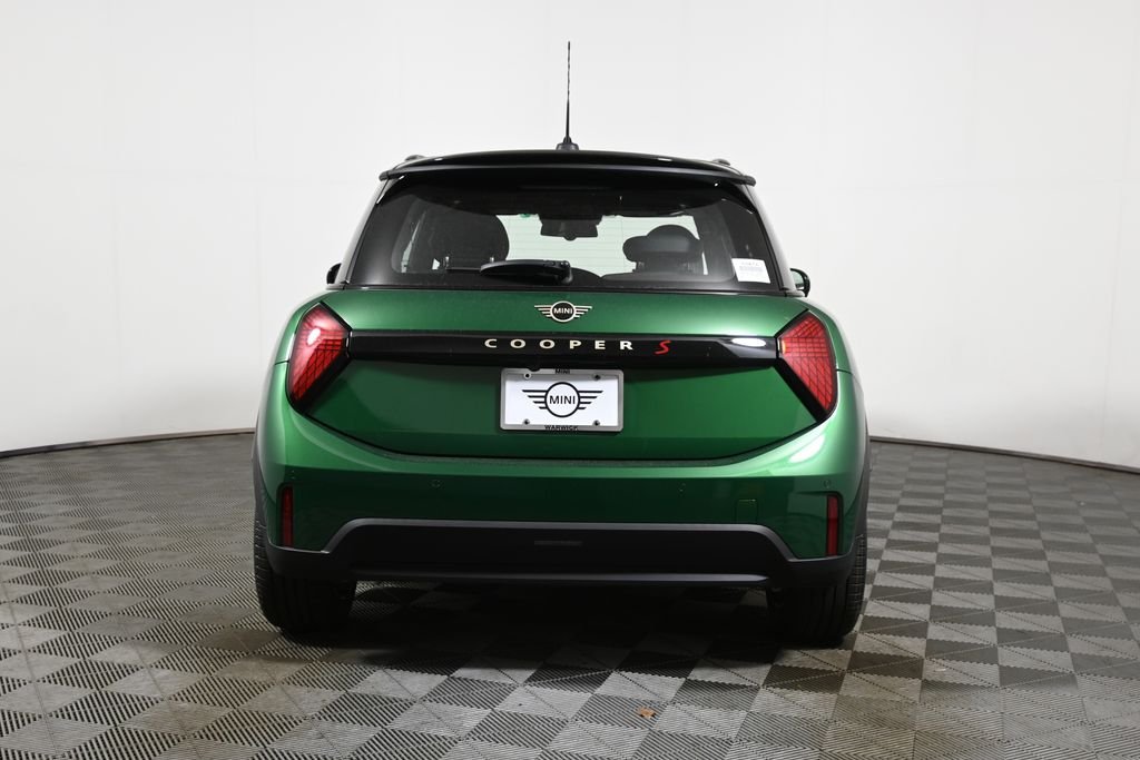 New 2026 Green MINI Iconic image 6