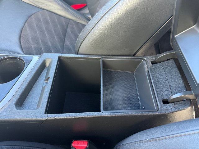 Used 2018 Blue Hyundai Sport 2.0T image 18