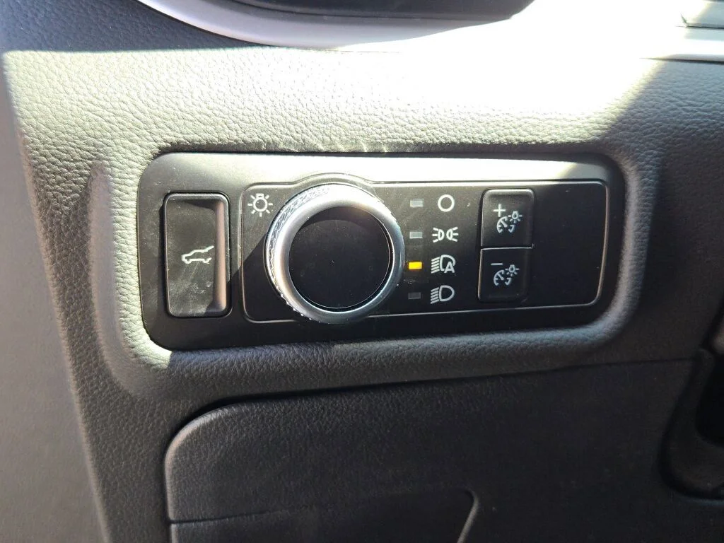 Certified Used 2023 Oxford White Ford XLT image 25