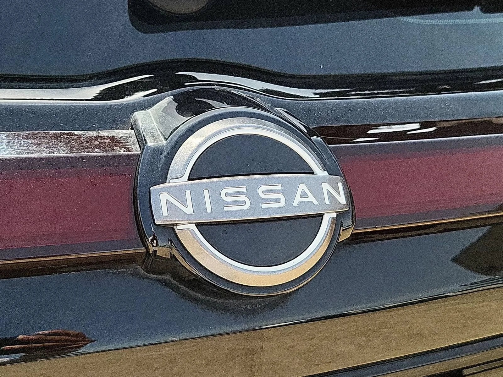 Used 2022 Black Nissan SR Xtronic CVT image 29