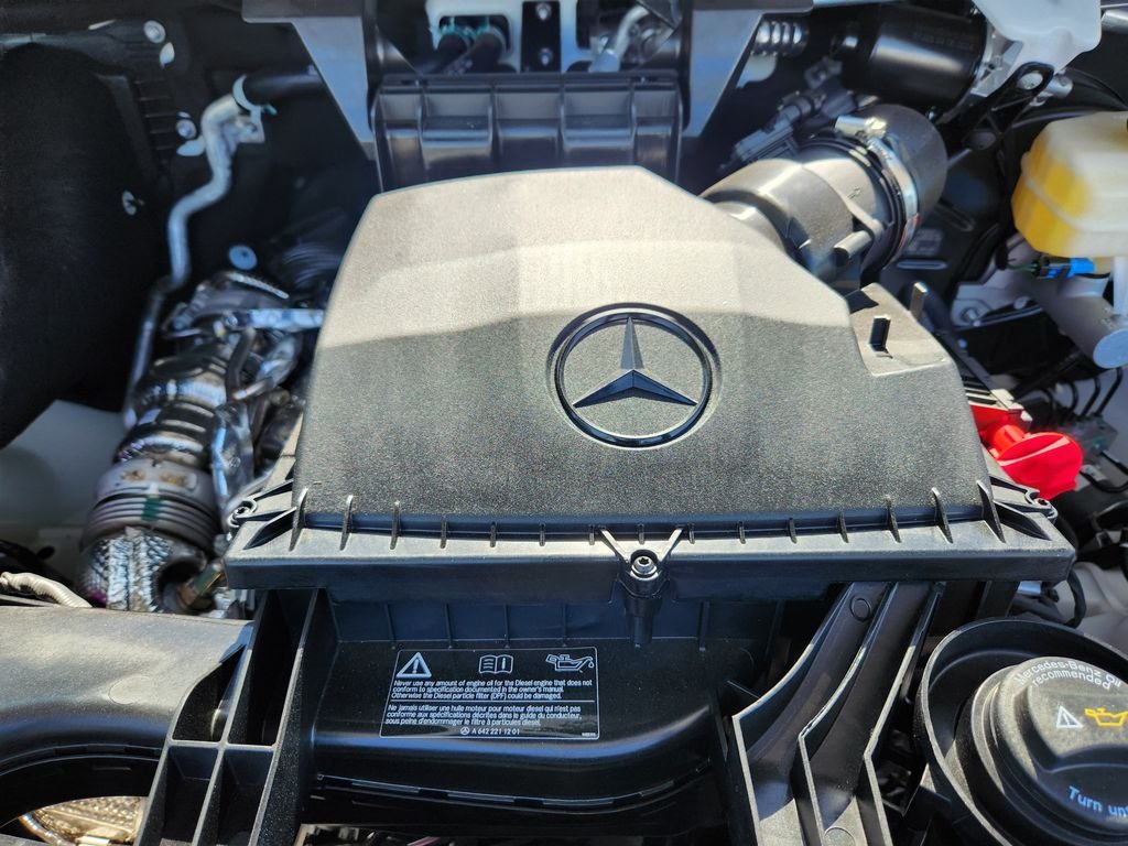 New 2026 ARCTIC WHITE Mercedes-Benz Standard Roof 4-Cyl Diesel HO image 19