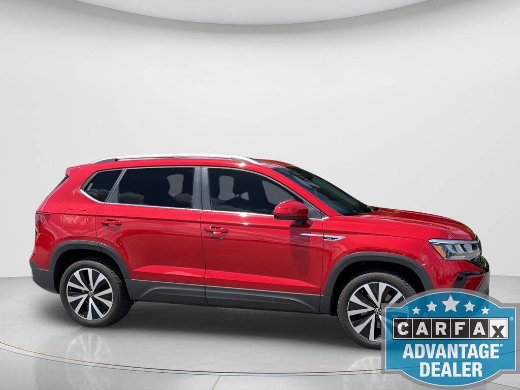 Used 2023 Red Volkswagen 1.5T SE image 4