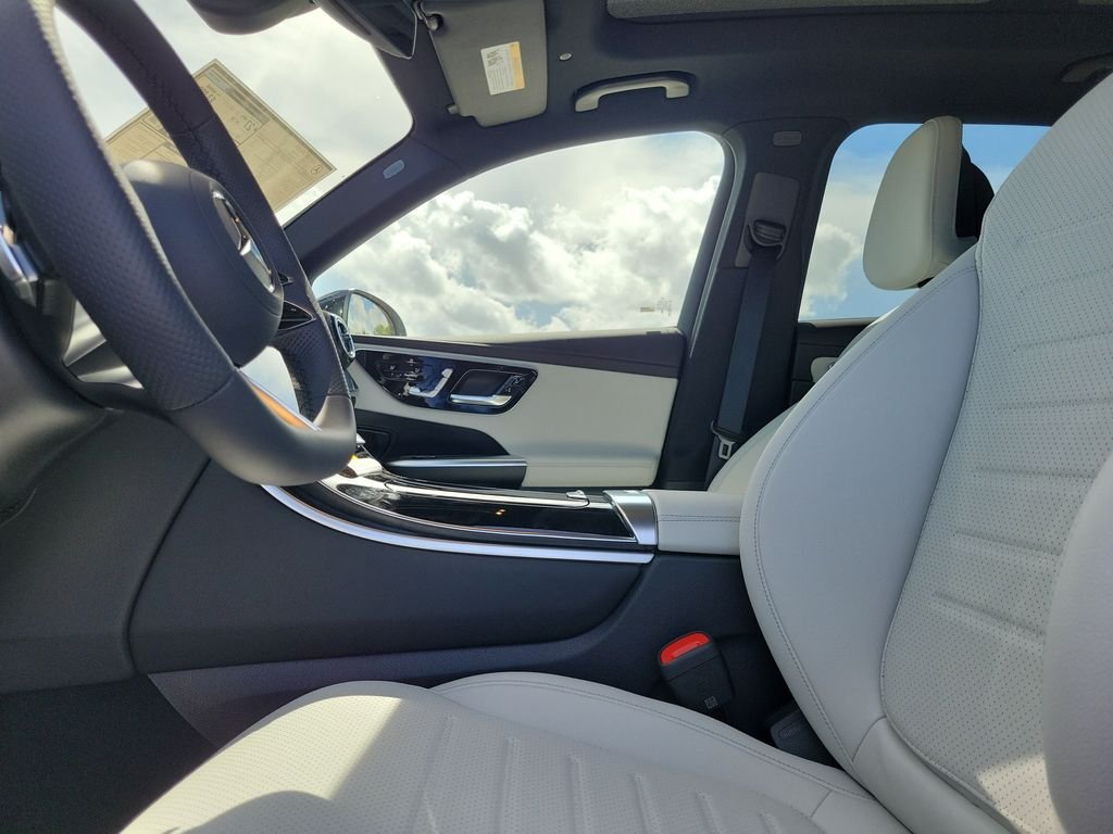 New 2027 MANUFAKTUR Alpine Grey Mercedes-Benz GLC 300 image 19