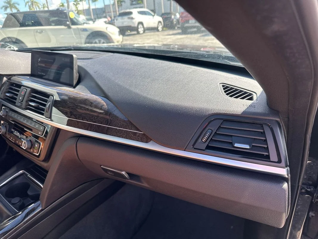 Used 2017 Black BMW xDrive image 29