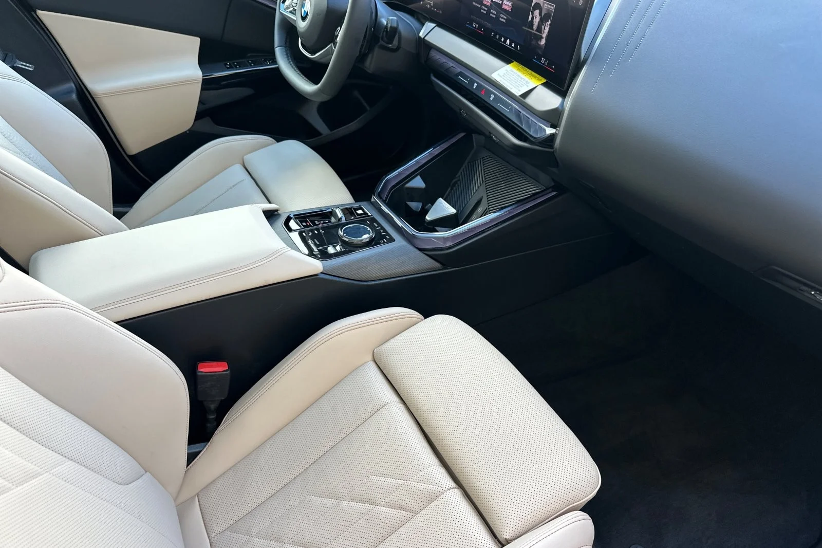Used 2026 Mineral White Metallic BMW 30 xDrive image 15
