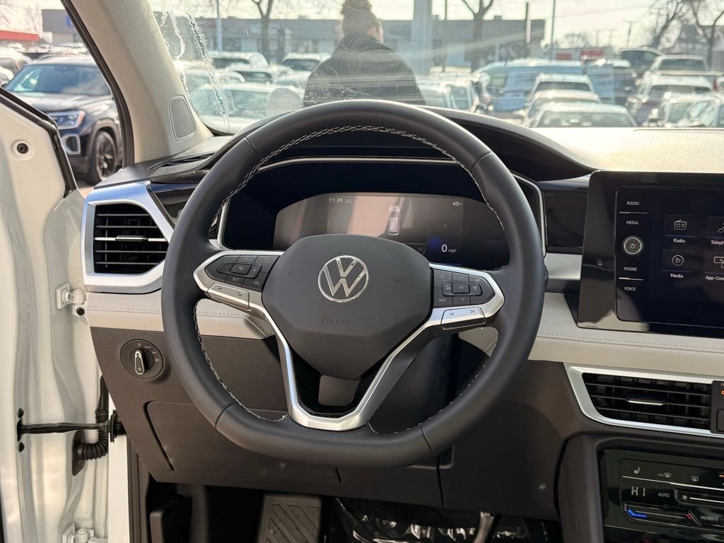 New 2026 Pure White Volkswagen 1.5T SE image 15