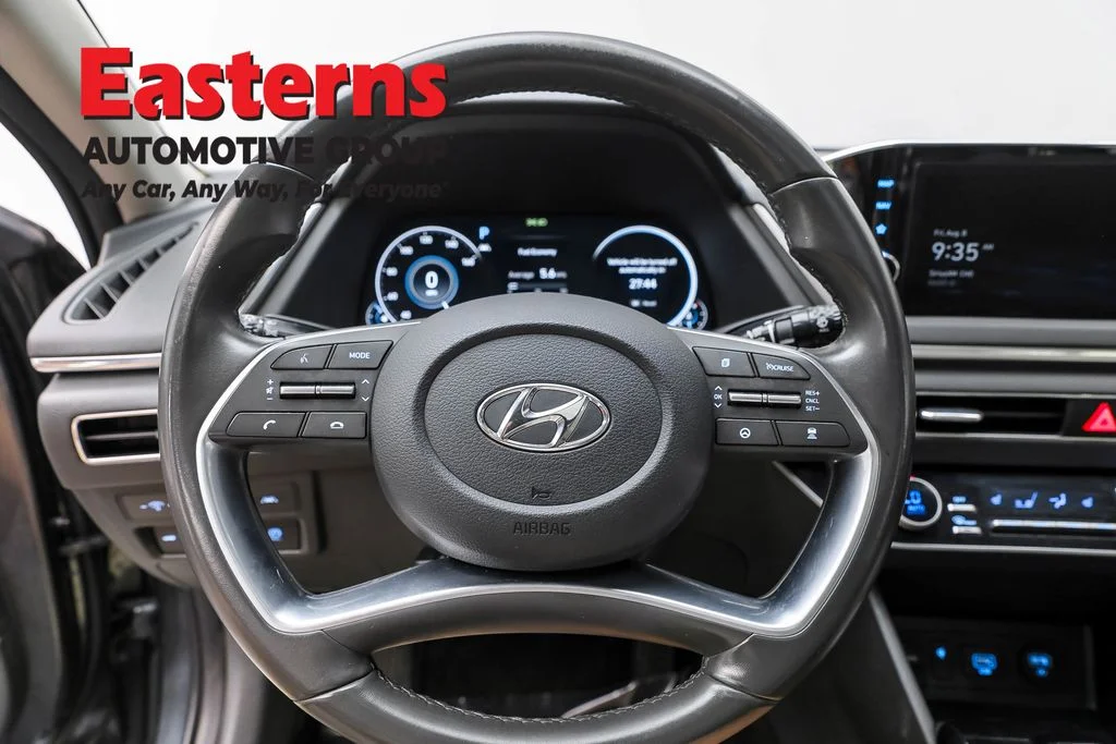 Used 2023 Gray Hyundai SEL image 10